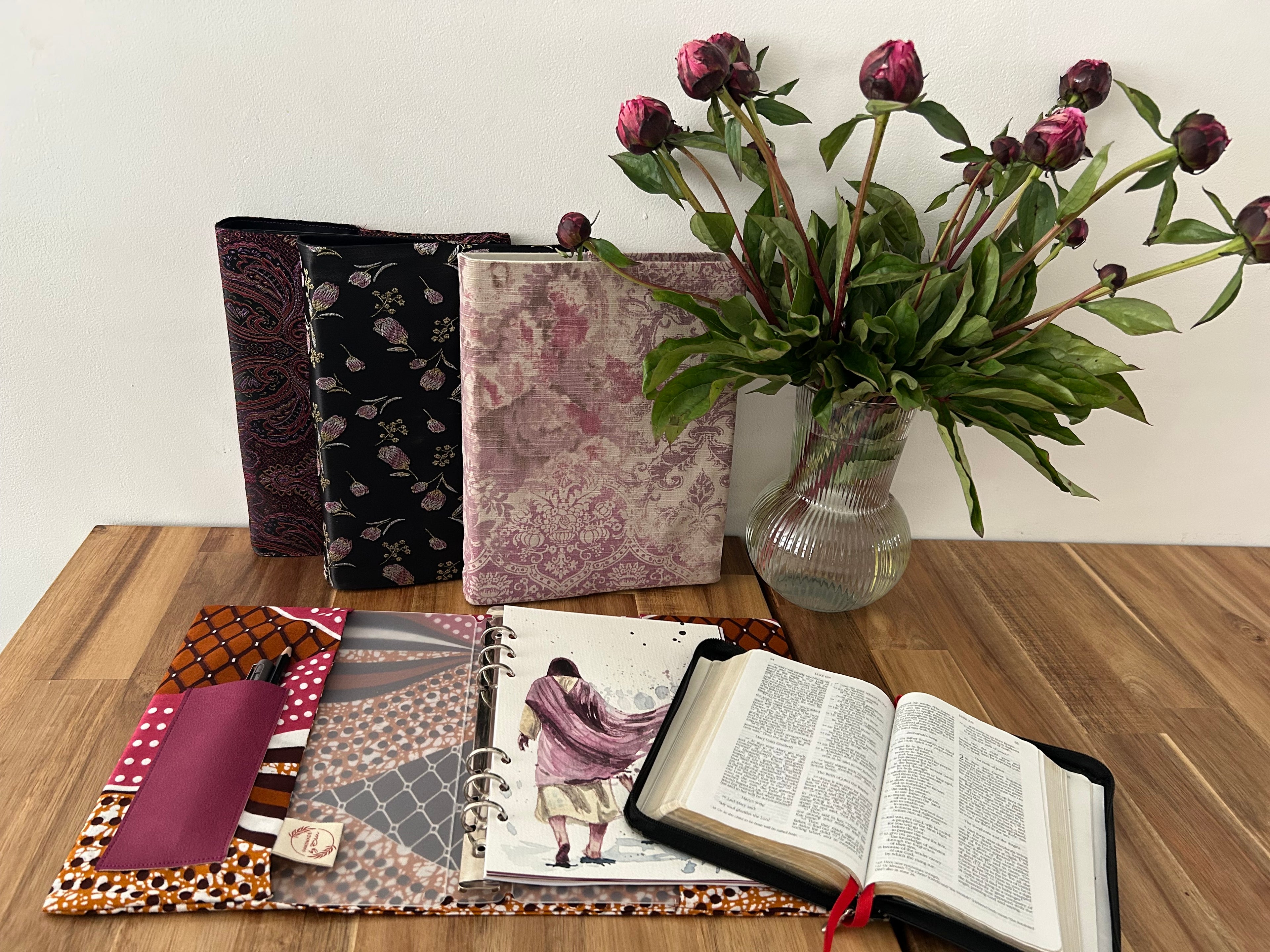 PRE-ORDER – Devotional Ringbinder (Redeemer Women Exclusive)